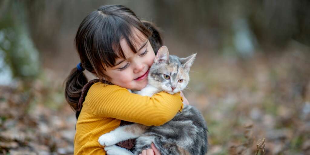 7 volte in cui il tuo gatto si comporta esattamente come un bambino